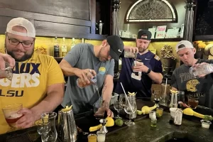 cocktail mixology class