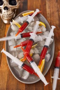 Halloween Cocktail: Bloody Mary Syringes