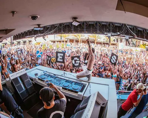 venue - Wet Republic