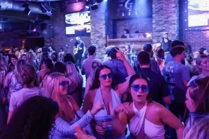 GIRLS DANCING IN BAR